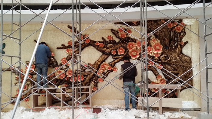 不銹鋼雕塑在未來(lái)發(fā)展的優(yōu)勢(shì)和特點(diǎn)是什么？